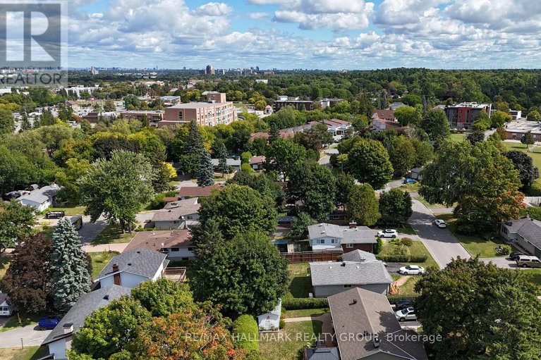 28842722/38-hadley-circle/bells-corners/ottawa/ontario/K2H6N9_33