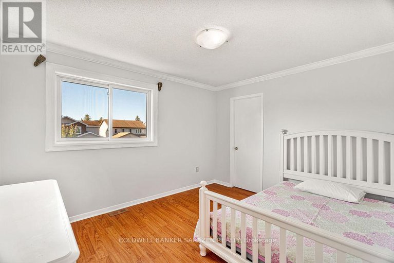 28945918/121-topley-crescent/hunt-club-park/ottawa/ontario/K1G4N2_27