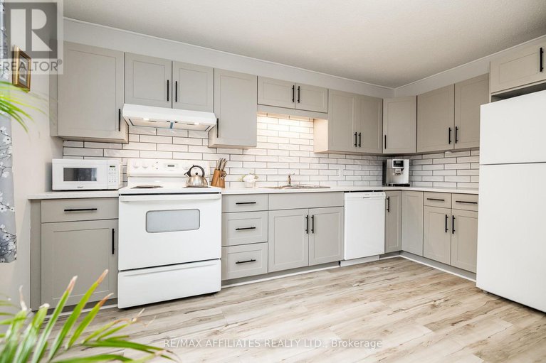 29023598/361-larouche-street/vanier/ottawa/ontario/K1L7L1_10