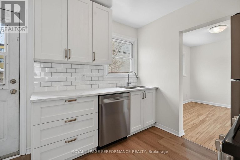 29574553/630-borthwick-avenue/castle-heightsrideau-high/ottawa/ontario/K1K2L9_12