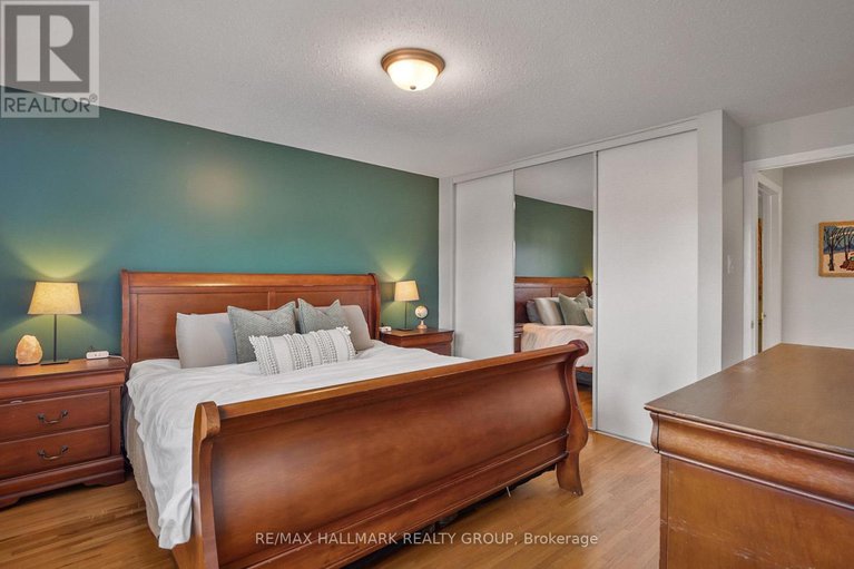 29166739/30-tiverton-drive/borden-farmstewart-farmcarleton-heightsparkwood-hills/ottawa/ontario/K2E6L7_25