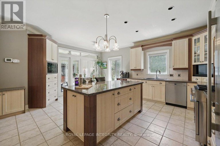 29253845/137-beaumont-avenue/town-of-rockland/clarence-rockland/ontario/K4K1R7_12