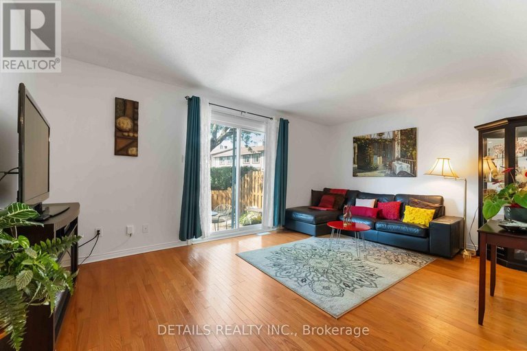28770609/70-43-stokes-crescent/glencairnhazeldean/ottawa/ontario/K2L2Z5_6
