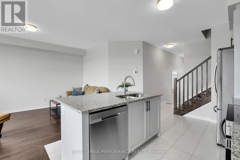 29474449/110-main-halyard-lane/half-moon-bay/ottawa/ontario/K2J7B6_14