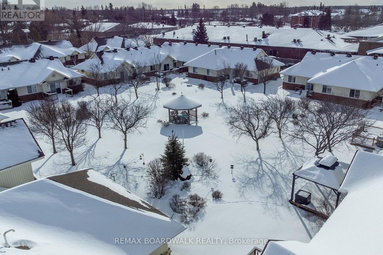 29301147/206-oak-leaf-private/richmond/ottawa/ontario/K0A2Z0_26