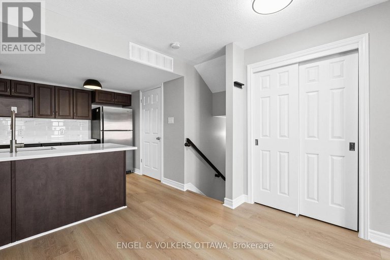 29165857/42-261-titanium-private/convent-glen-north/ottawa/ontario/K1C0A5_6