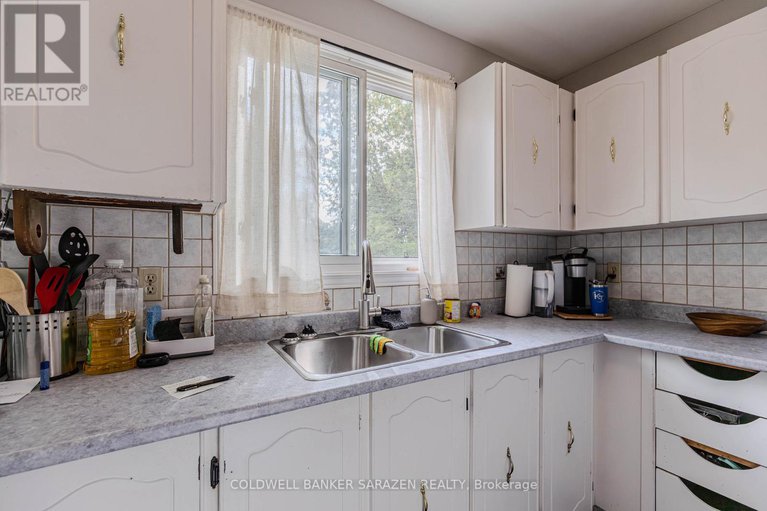 29006126/6535-rideau-valley-drive-n/manotick-south-to-roger-stevens/ottawa/ontario/K4M1B3_18