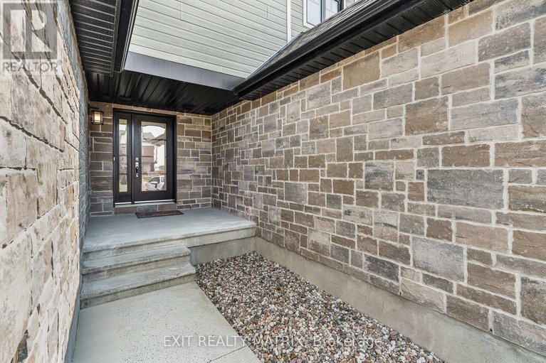 28611581/43-johanne-street/town-of-rockland/clarence-rockland/ontario/K4K0M3_3