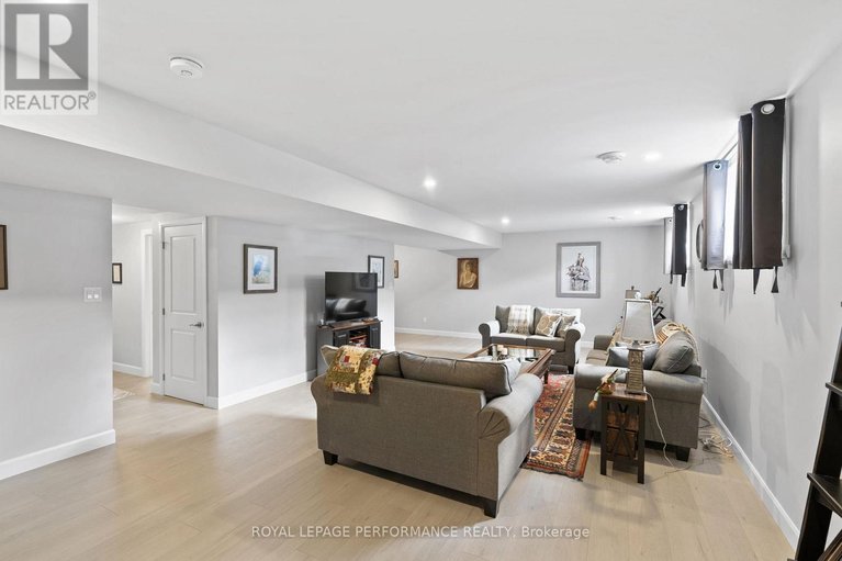 29626647/42-forrester-way/long-sault/south-stormont/ontario/K0C1P0_32