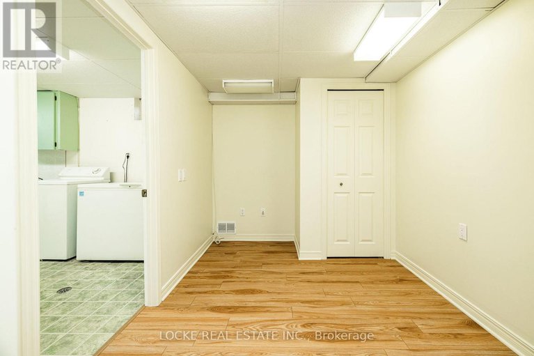 29431769/279-hoylake-crescent/bilberry-creekqueenswood-heights/ottawa/ontario/K1E1M1_33