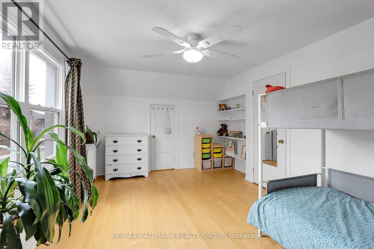 29565294/105-queen-mary-street/overbrookcastle-heights/ottawa/ontario/K1K1X4_21