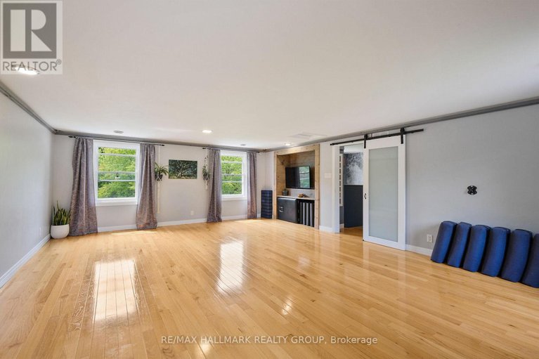 28552102/1430-royal-maple-drive/cumberland-ridge/ottawa/ontario/K4C1B5_42
