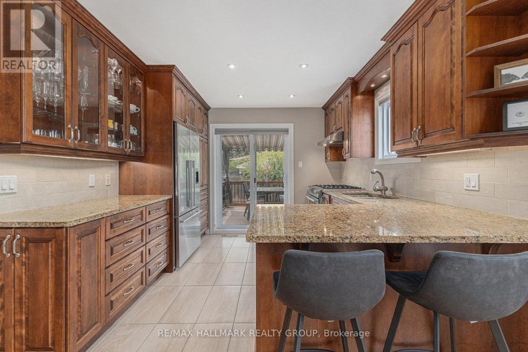 28754000/68-hewitt-court/katimavik/ottawa/ontario/K2L3R3_12