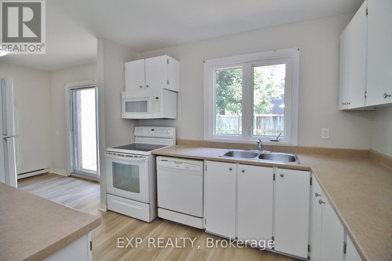 29434596/52-3691-albion-road/sawmill-creektimbermill/ottawa/ontario/K1T1P2_10