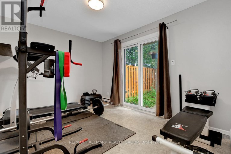 28827238/2094-eric-crescent/pineview/ottawa/ontario/K1B4P4_29