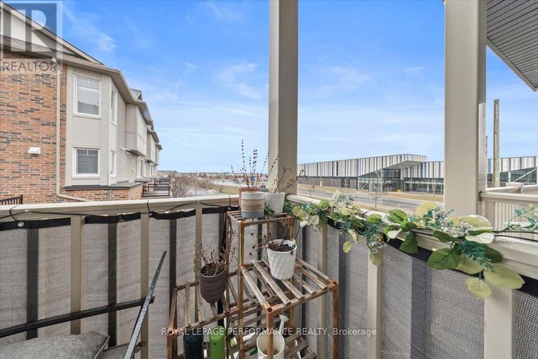 29463572/232-shanly-private/stonebridge/ottawa/ontario/K2J5X6_12