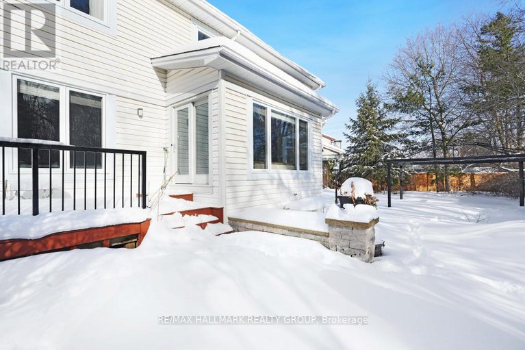 29322376/41-bramblegrove-crescent/hunt-club-parkgreenboro/ottawa/ontario/K1T3G2_50