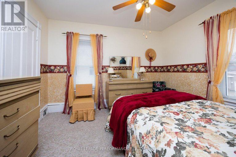 29632412/11-peter-street/maxville/north-glengarry/ontario/K0C1T0_31