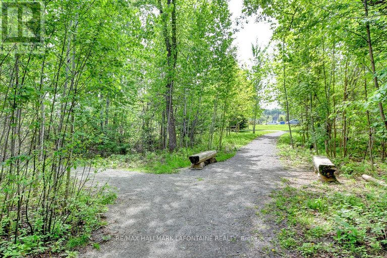 29676805/114-120-prestige-circle/chatelaine-village/ottawa/ontario/K4A1B4_39