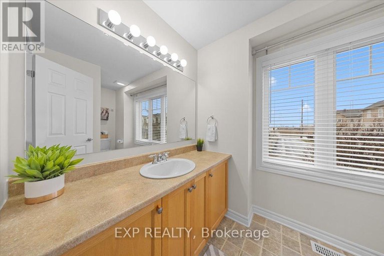 29612592/104-harmattan-avenue/stittsville-north/ottawa/ontario/K2S0E3_24