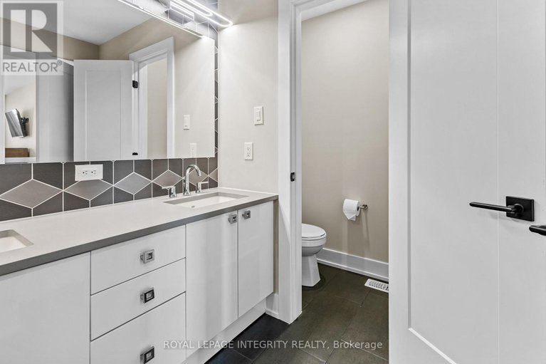 29443241/332-haliburton-heights-s/emerald-meadowstrailwest/ottawa/ontario/K2V0G1_49