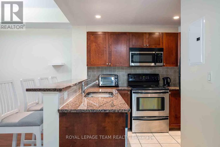 28774329/909-200-besserer-street/sandy-hill/ottawa/ontario/K1N0A7_21