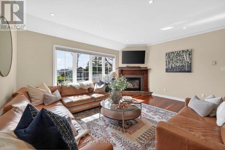 29670697/12-penny-lane/long-sault/south-stormont/ontario/K0C1P0_9