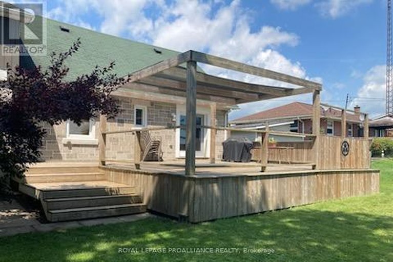 29460422/17-church-avenue/iroquois/south-dundas/ontario/K0E1K0_23