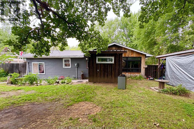28710222/2401-totem-ranch-road/north-grenville-twp-kemptville-south/north-grenville/ontario/K0G1T0_2
