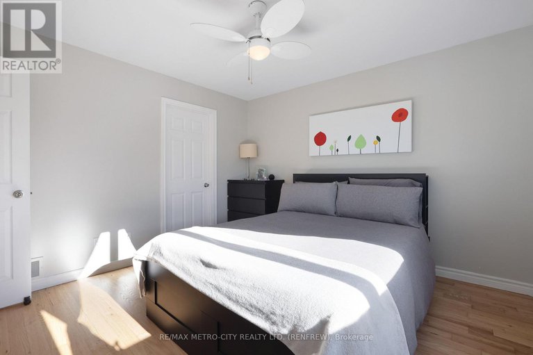 29436499/2431-eady-road/horton-twp/horton/ontario/K7V3Z6_18