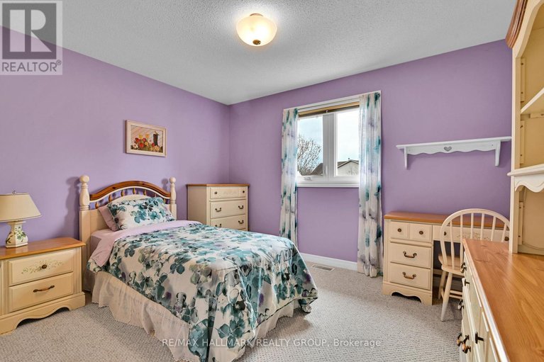 29674273/21-hime-crescent/hunt-club-park/ottawa/ontario/K1G4S1_25