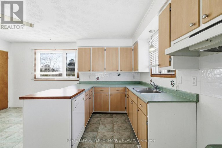 29291947/164-mccormick-road/alexandria/north-glengarry/ontario/K0C1A0_13