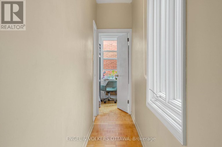 28681479/293-somerset-street-e/sandy-hill/ottawa/ontario/K1N6V9_21