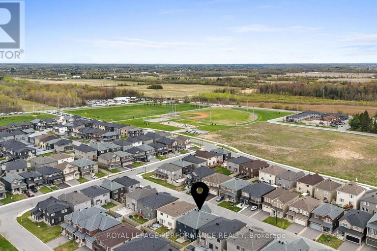 28303543/95-ralph-erfle-way/half-moon-bay/ottawa/ontario/K2J6W2_40