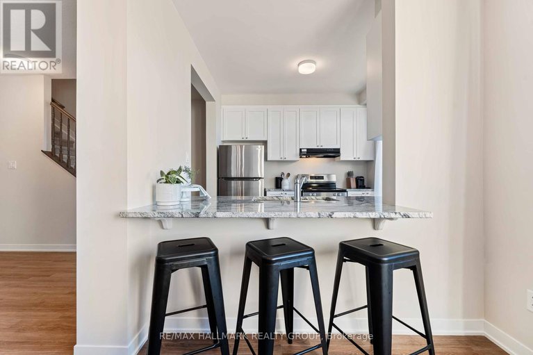 28974031/629-quilter-row/goulbourn-twp-from-franktown-rdsouth-to-rideau/ottawa/ontario/K0A2Z0_12