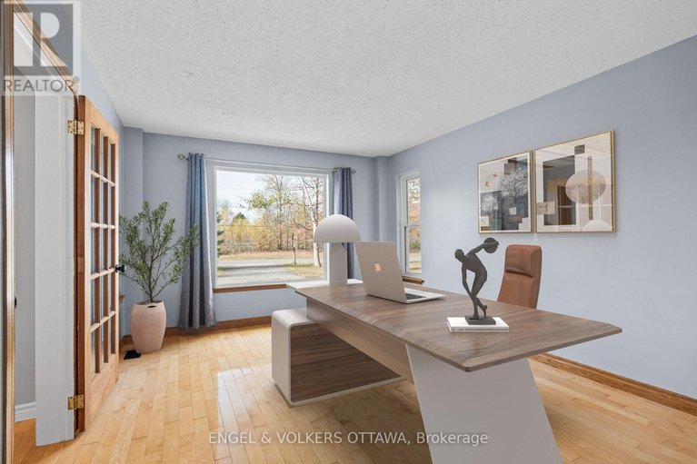 29015610/4720-whispering-willow-drive/sarsfieldbearbrook/ottawa/ontario/K4B1J1_5