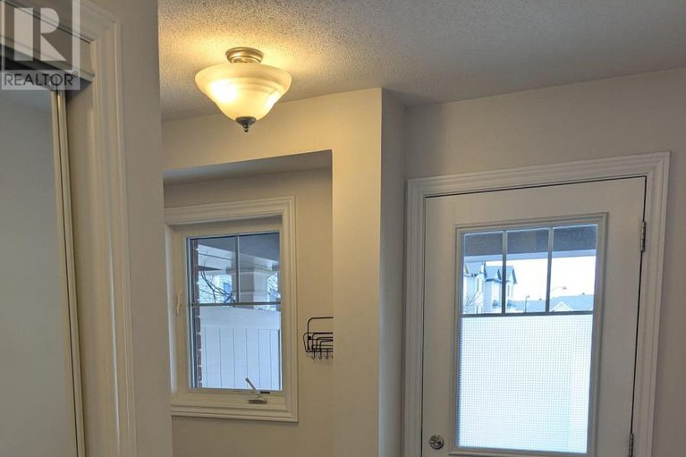 29049854/582-meadowcreek-circle/emerald-meadowstrailwest/ottawa/ontario/K2M0J8_6