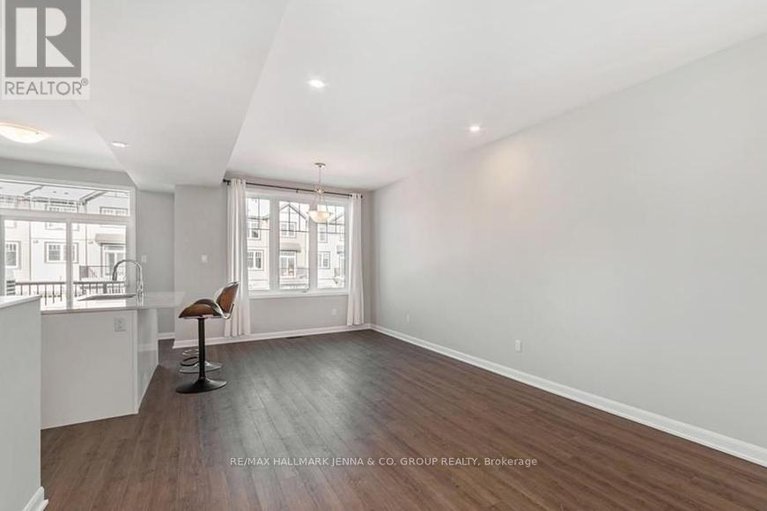28934994/520-galmoy-way/half-moon-bay/ottawa/ontario/K2J6V1_3