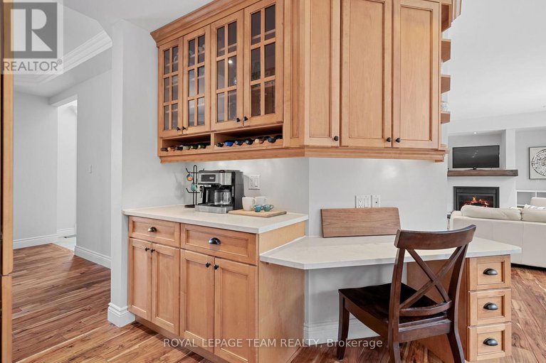 28316771/2377-pine-avenue/manotick-east-to-manotick-station/ottawa/ontario/K4M1B4_16