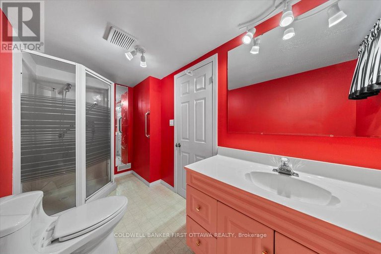28767158/2326-harding-road/elmvale-acresurbandale/ottawa/ontario/K1G3B9_13