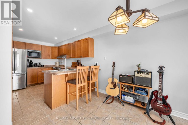 29392519/2351-glandriel-crescent/springridgeeast-village/ottawa/ontario/K4A4S8_13