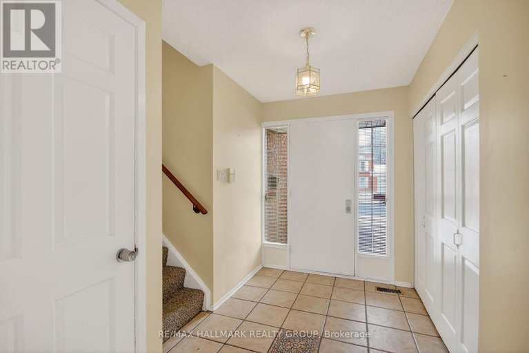 29582128/1050-plante-drive/hunt-clubwestern-community/ottawa/ontario/K1V9E6_5