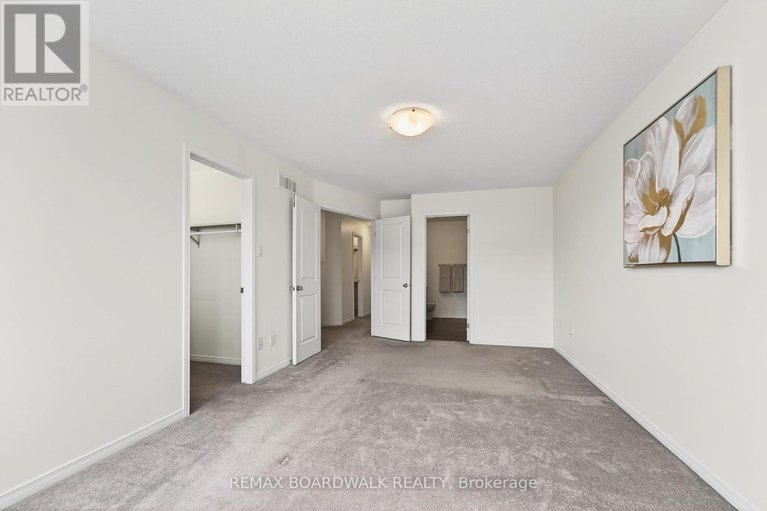 29438320/716-oakglade-avenue/emerald-meadowstrailwest/ottawa/ontario/K2M0B3_23