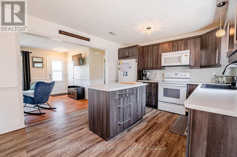 28489479/3-3-le-baron-drive/russell-twp/russell/ontario/K0A2M0_16
