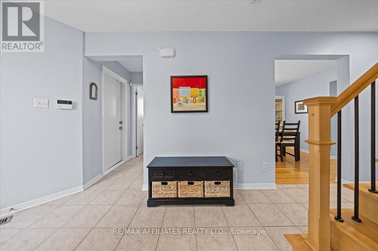 28820212/605-falwyn-crescent/fallingbrookridgemount/ottawa/ontario/K4A2B4_11