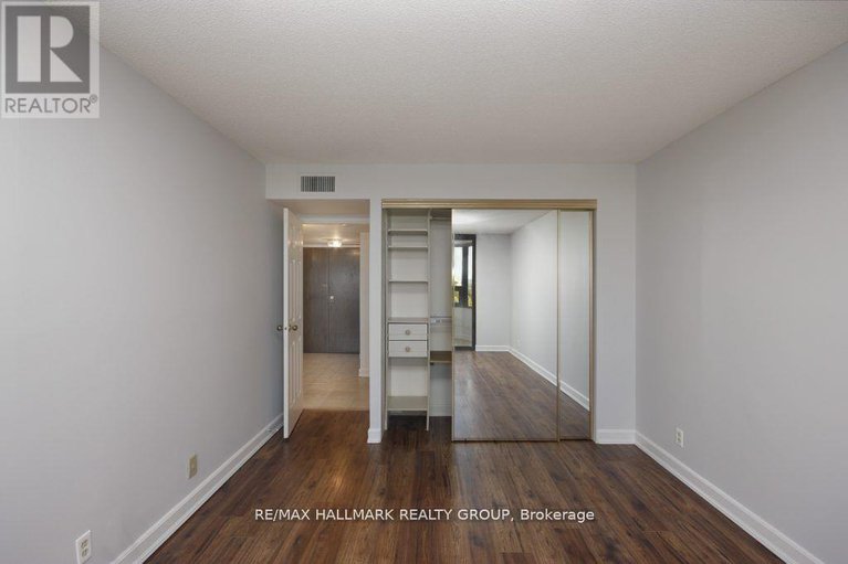 28567258/605-2019-carling-avenue/carlingwood/ottawa/ontario/K2A4A2_13