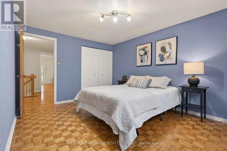 29612402/24-hobart-crescent/sheahan-estatestrend-village/ottawa/ontario/K2H5S4_25