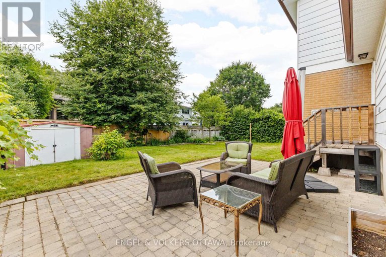 29420206/97-queensline-drive/bruce-farmgraham-parkqualicumbellands/ottawa/ontario/K2H7J6_30