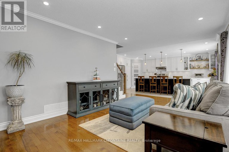 29357706/1721-jersey-street/fallingbrookgardenway-south/ottawa/ontario/K4A4Y6_12