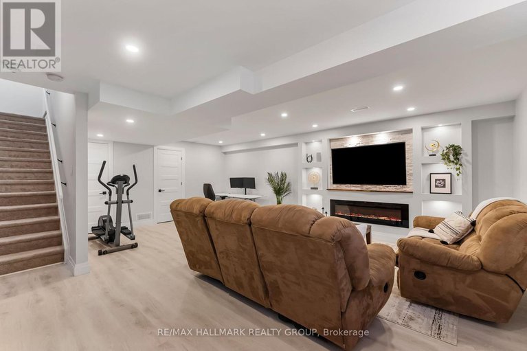 28591782/2012-berne-street/embrun/russell/ontario/K0A1W0_39